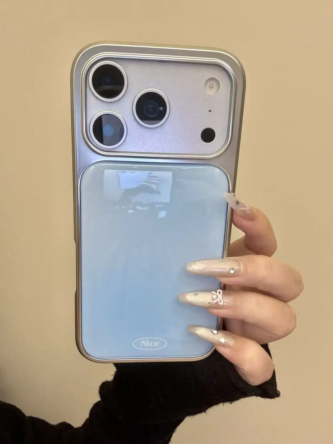 غطاء هاتف فاخر شفاف وناعم بتصم - مراجعة Phone Cases That Charge Your Phone وسعره