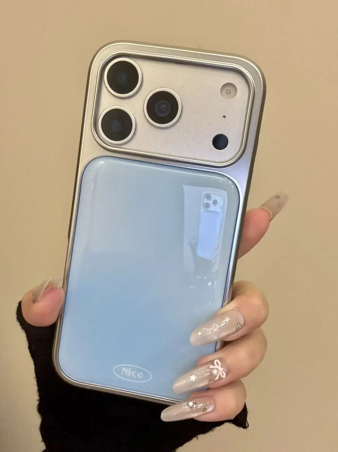 غطاء هاتف فاخر شفاف وناعم بتصم - مراجعة Phone Cases That Charge Your Phone وسعره