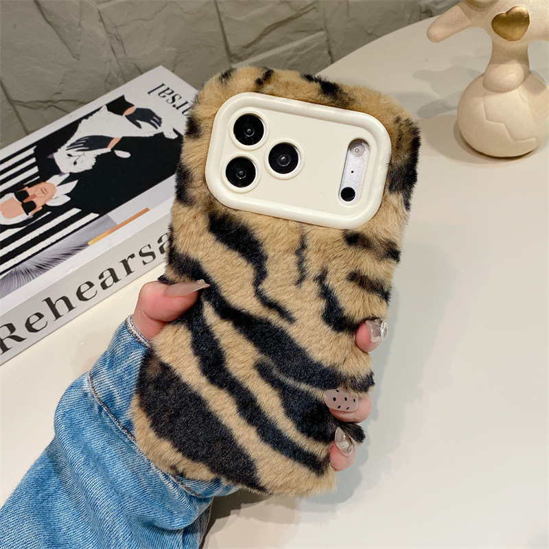 غطاء هاتف فاخر بنمط حمار وحشي  - مراجعة Phone Cases Iphone 15 وسعره