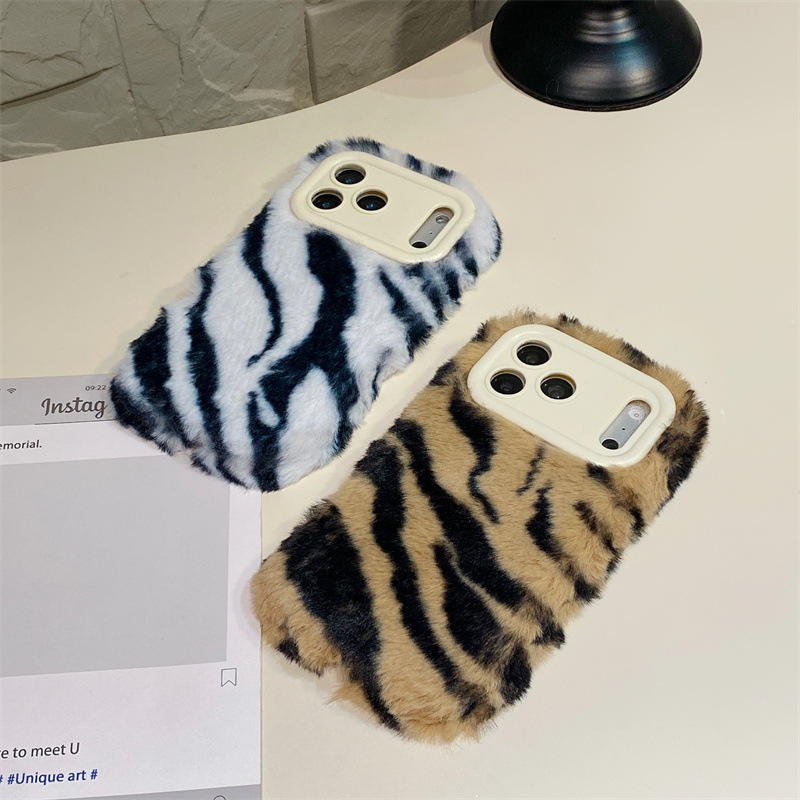 غطاء هاتف فاخر بنمط حمار وحشي  - مراجعة Phone Cases Iphone 15 وسعره