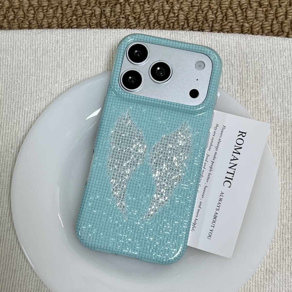 غطاء هاتف كوري بلون النعناع مع - مراجعة Phone Cases Iphone 15 وسعره