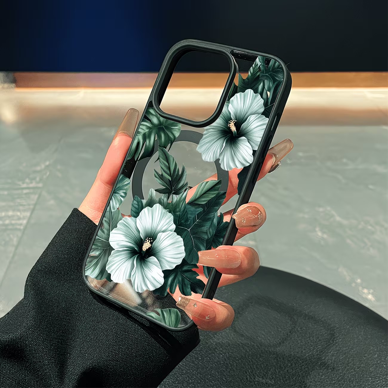 غطاء هاتف شفاف بتصميم زهور خضر - مراجعة Clear Magsafe Case وسعره